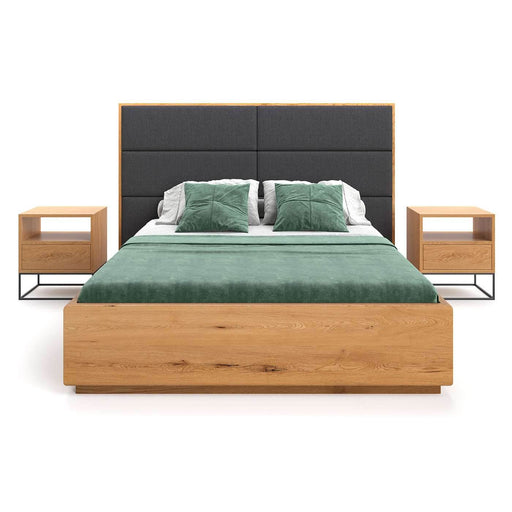 Schlafzimmer-Set | Bett aus massiver Eiche mit Textil Kopfteil und Bettkasten in verschiedenen Farben | DOME Z Bett und 2 x Nachttisch Moon - Grau / 140 x 200