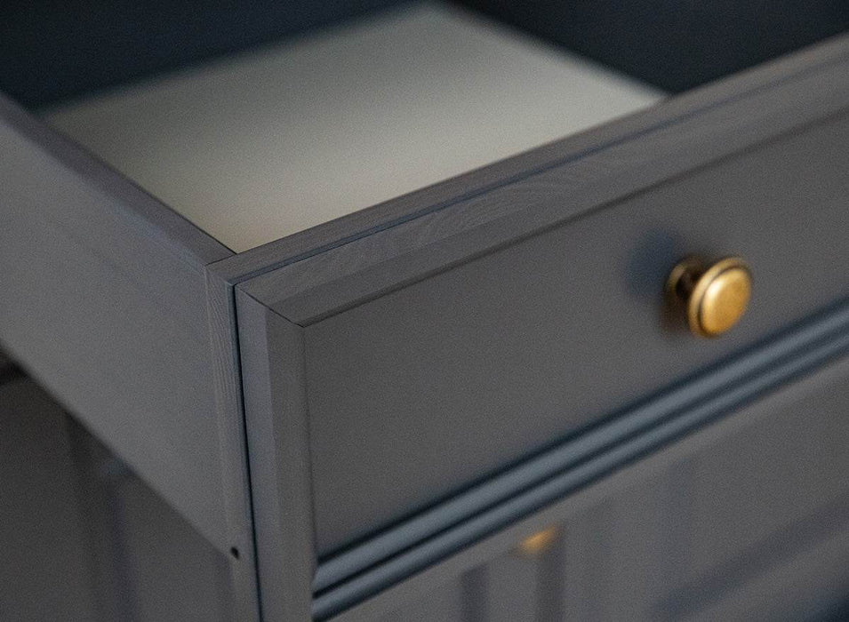 Große Kommode Belluno Elegante in Graphit | Sideboard mit drei Schubladen und Türen - Eiche