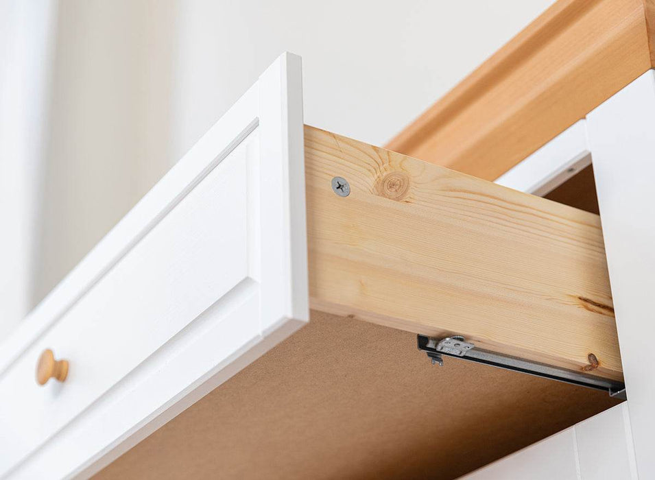 Kleines Sideboard aus Massivholz | Dreitürige Wohnzimmerkommode Marone Elite mit drei Schubladen -