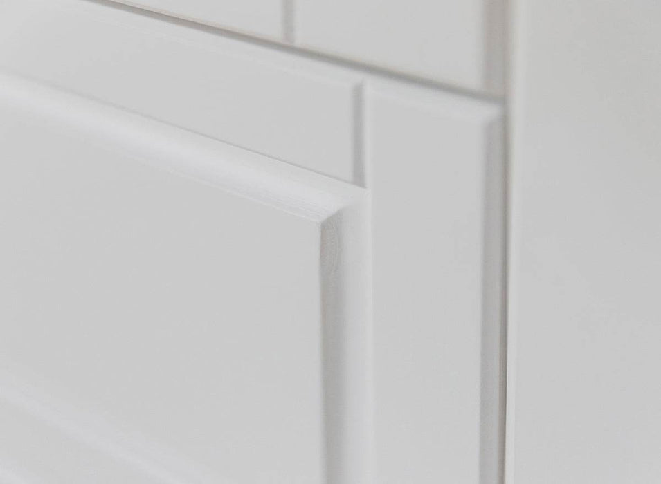 Kleines Sideboard aus Massivholz | Dreitürige Wohnzimmerkommode Marone Elite mit drei Schubladen -