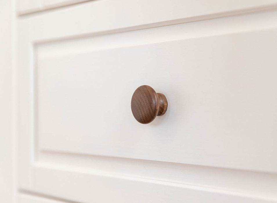 Schmale Vitrine aus Massivholz | Wohnzimmerschrank Marone Elite Tabacco mit zwei Schubladen -