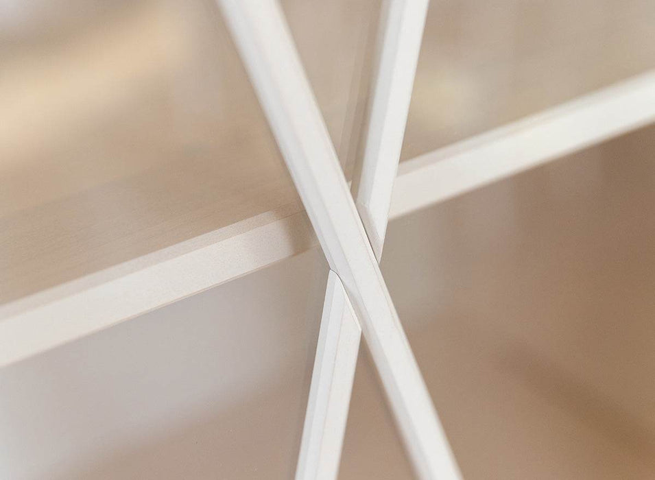 Schmale Vitrine aus Massivholz | Wohnzimmerschrank Marone Elite Tabacco mit zwei Schubladen -