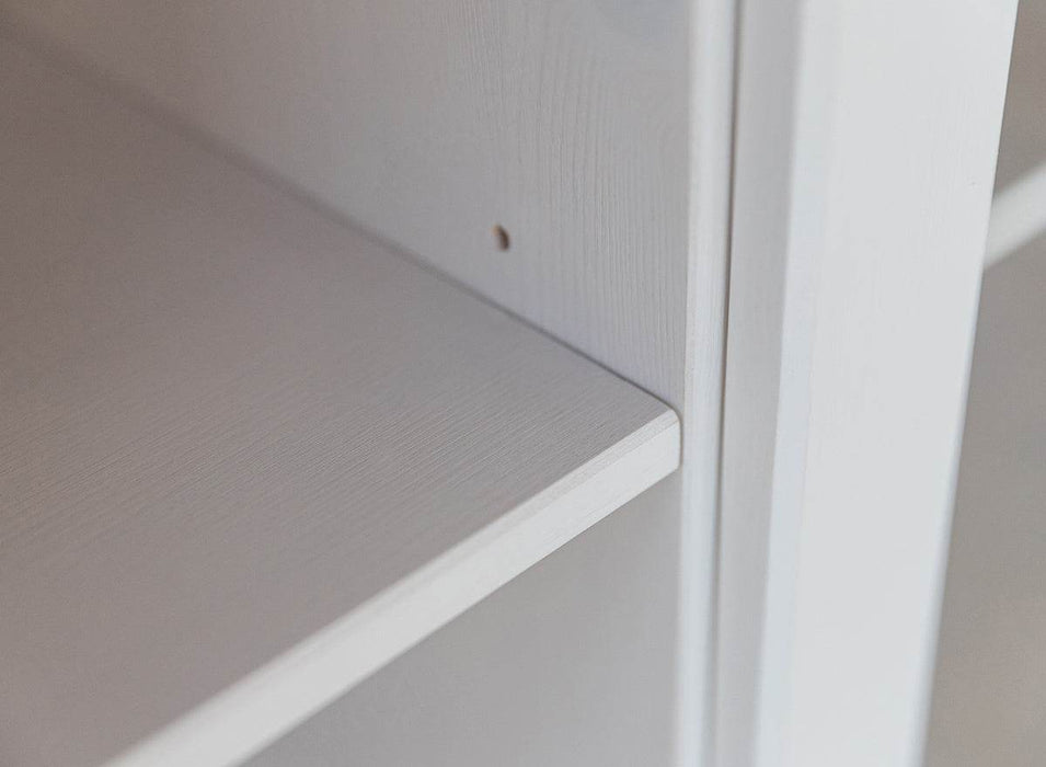 Große Vitrine aus Massivholz | Zweitüriger Wohnzimmerschrank Marone Elite Tabacco mit Schublade -