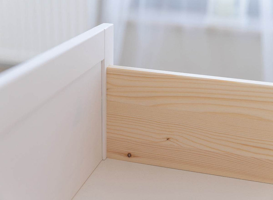 Schmale Vitrine aus Massivholz | Wohnzimmerschrank Marone Elite Tabacco mit zwei Schubladen -