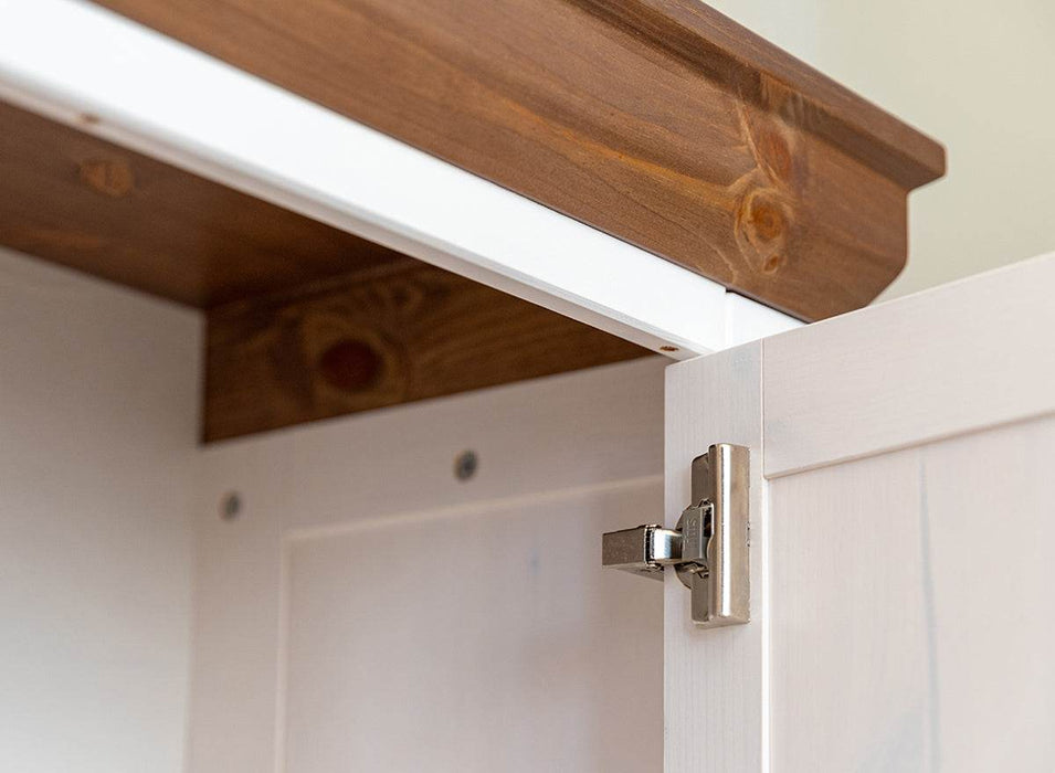 Schmale Vitrine aus Massivholz | Wohnzimmerschrank Marone Elite Tabacco mit zwei Schubladen -