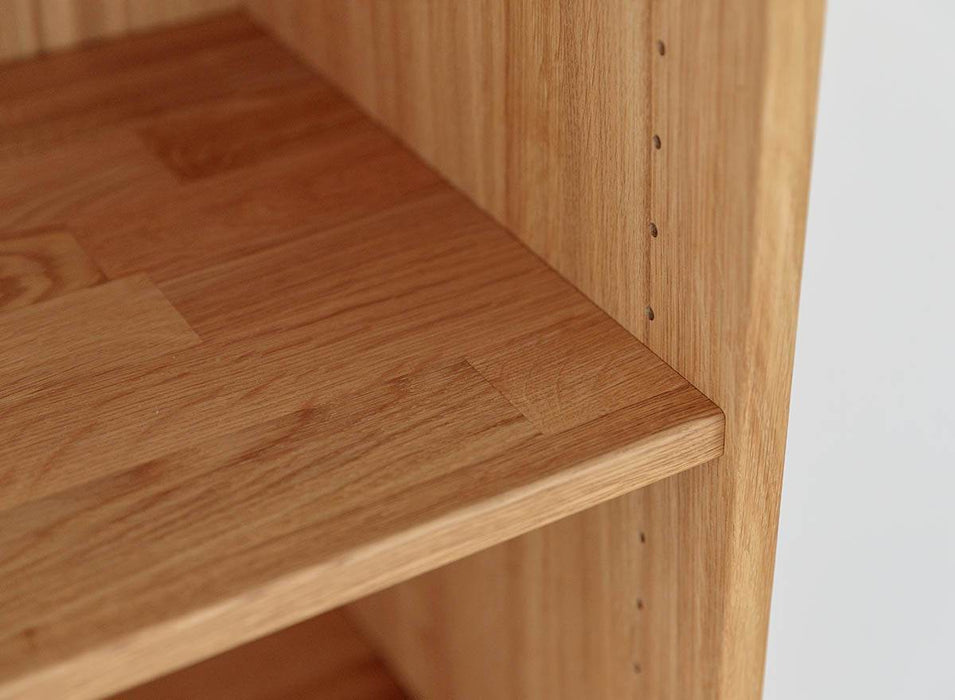 Minimalistisches Regal aus geölter Wildeiche | Skandi Bücherschrank Simona mit zwei Schubladen -