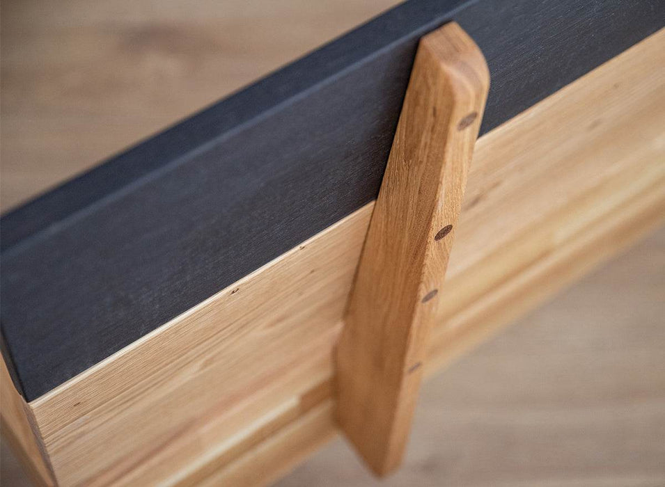 Modernes Bett aus massiver Eiche | Doppelbett Ravello - 140