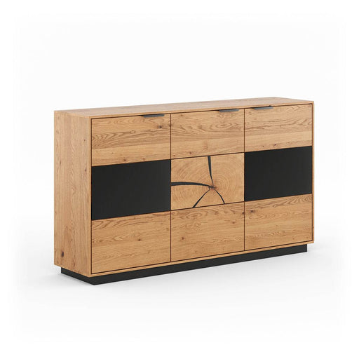 Beleuchtetes Sideboard aus massiver Eiche und Glas | Kommode Tirano IV mit Rückwand in grober Holzstruktur -