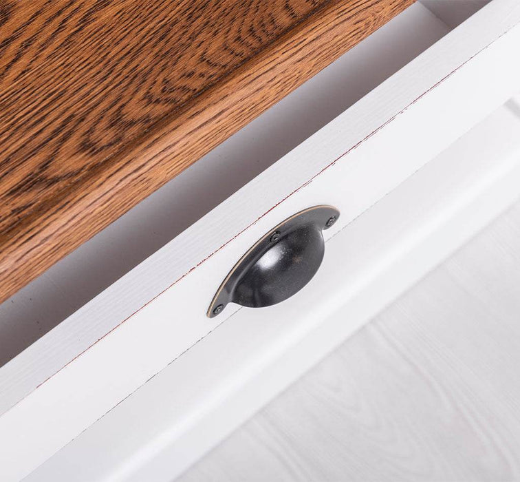 Kleiner Couchtisch aus Massivholz im Landhausstil mit Schublade -