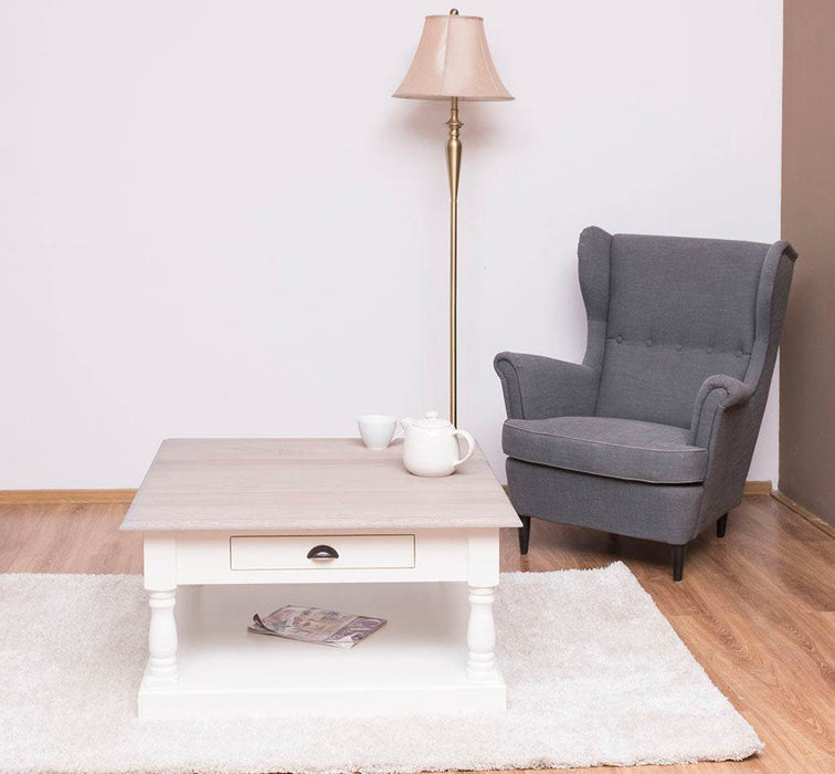 Kleiner Couchtisch aus Massivholz im Landhausstil mit Schublade -