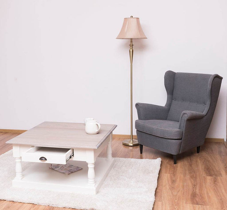 Kleiner Couchtisch aus Massivholz im Landhausstil mit Schublade -