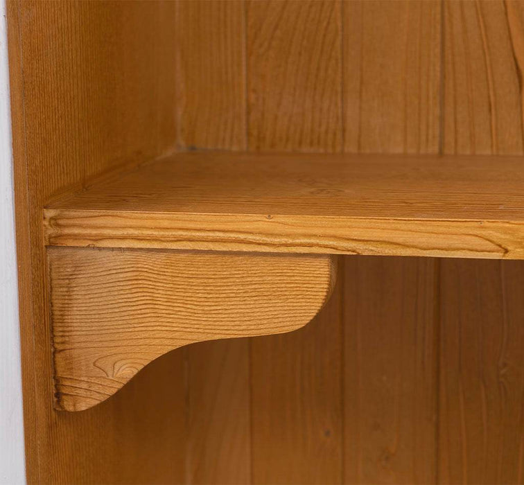 Küchen- und Buffetschrank aus Massivholz im Landhausstil -