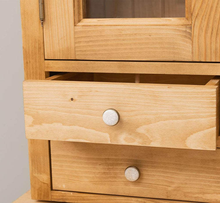 Küchen- und Buffetschrank aus Massivholz im Landhausstil -