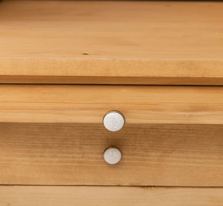 Küchen- und Buffetschrank aus Massivholz im Landhausstil -