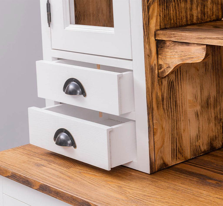 Küchen- und Buffetschrank aus Massivholz im Landhausstil -