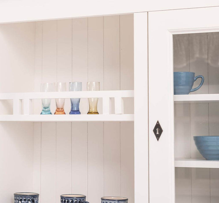 Küchen- und Buffetschrank aus Massivholz im Landhausstil -