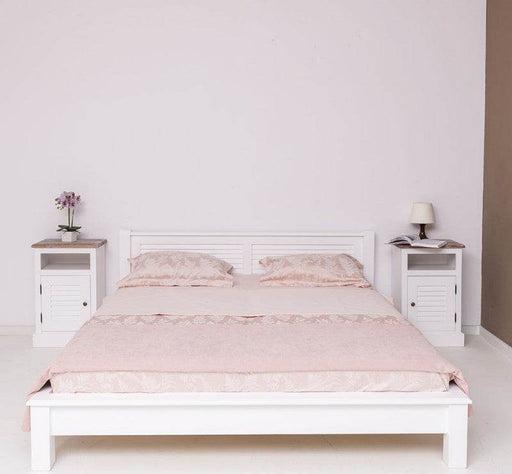 Schlafzimmer-Set - Bett aus Massivholz mit zwei Nachttischen -