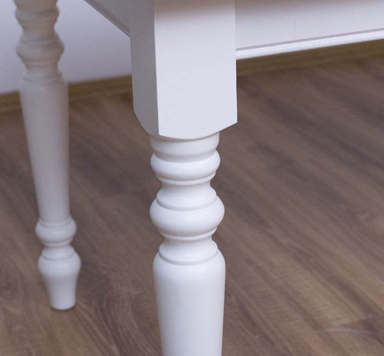 Esstisch aus Massivholz mit gedrehten Beinen - Eiche lackiert | Beige