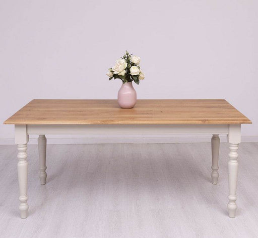 Esstisch aus Massivholz mit gedrehten Beinen - Eiche lackiert | Beige