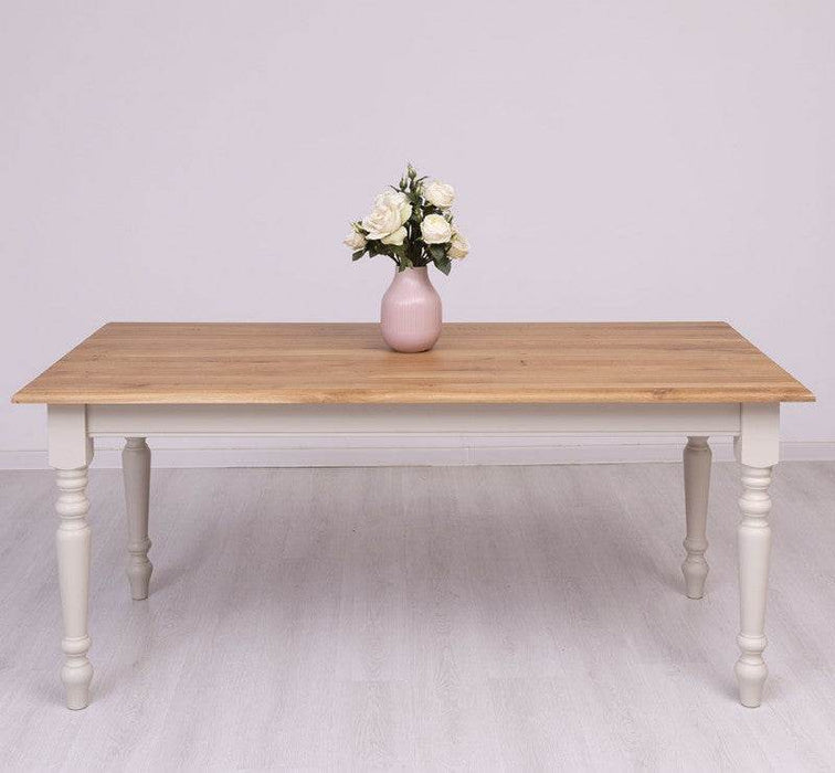 Esstisch aus Massivholz mit gedrehten Beinen - Eiche lackiert | Beige