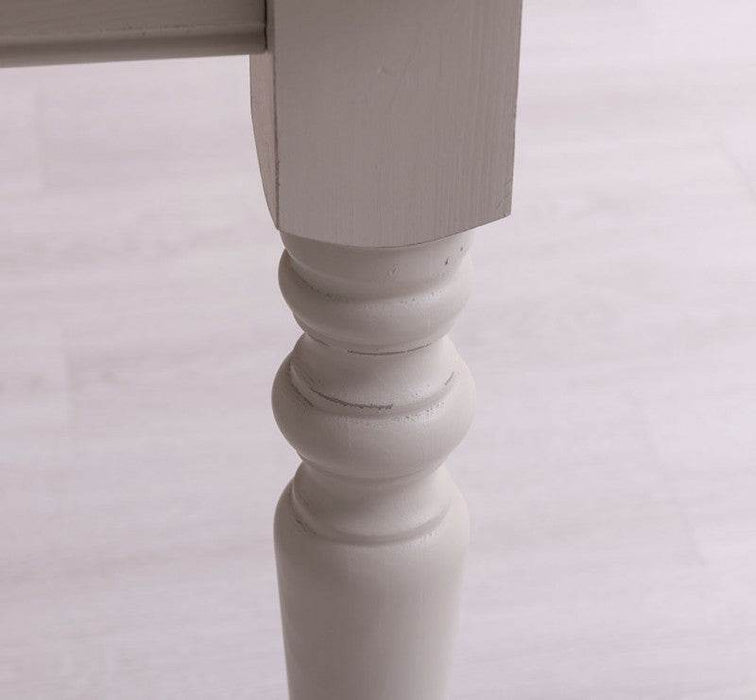 Esstisch aus Massivholz mit gedrehten Beinen - Eiche lackiert | Beige