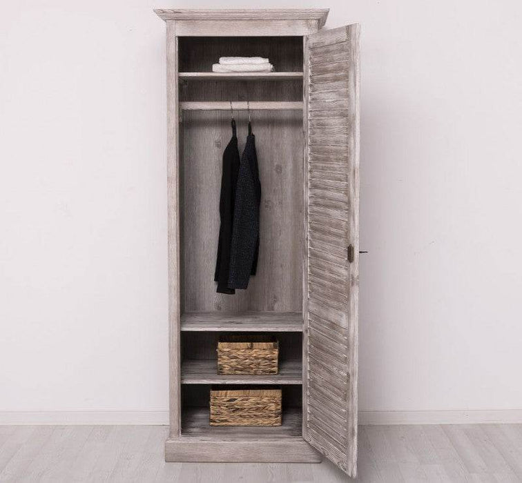 Abschließbarer Kleiderschrank aus Massivholz mit Lamellentür - Gebürstet