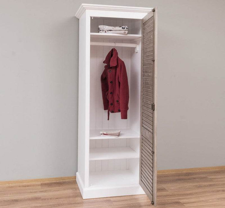 Abschließbarer Kleiderschrank aus Massivholz mit Lamellentür - Gebürstet