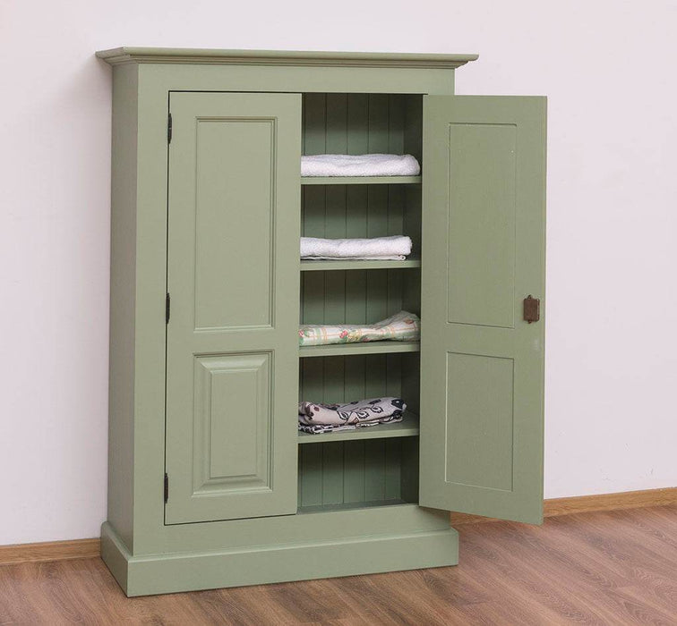 Kleiderschrank aus Massivholz -