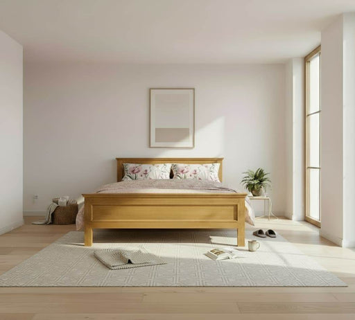 Bett--Massivholz-Landhausstil-ohne-Schubladen-schlafzimmer-licht-rechts