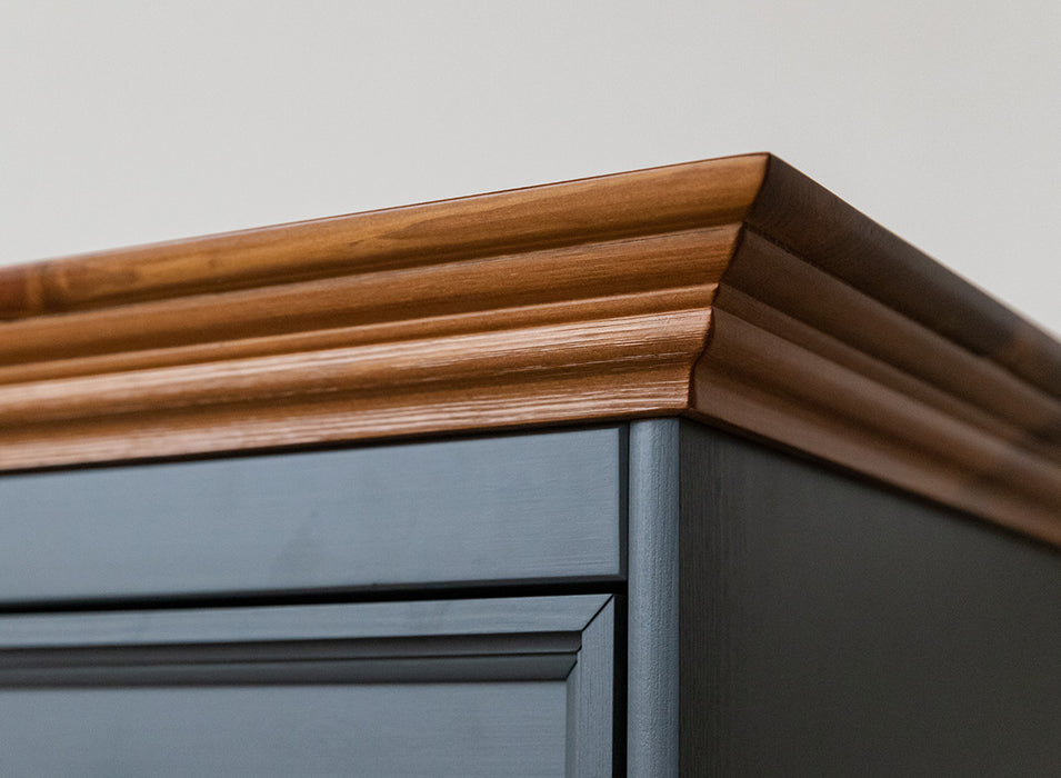 Nachtkonsole Belluno Elegante aus Massivholz
