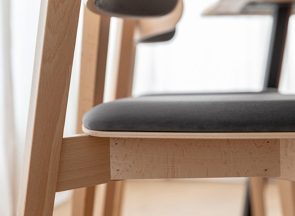 Esszimmerstuhl aus Massivholz | Minimalistischer Polsterstuhl Como