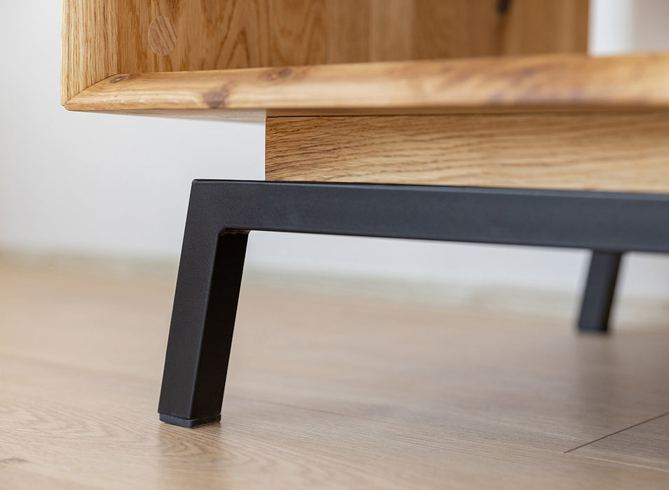 Industrial Couchtisch aus massiver Eiche | Beistelltisch Modern Loft