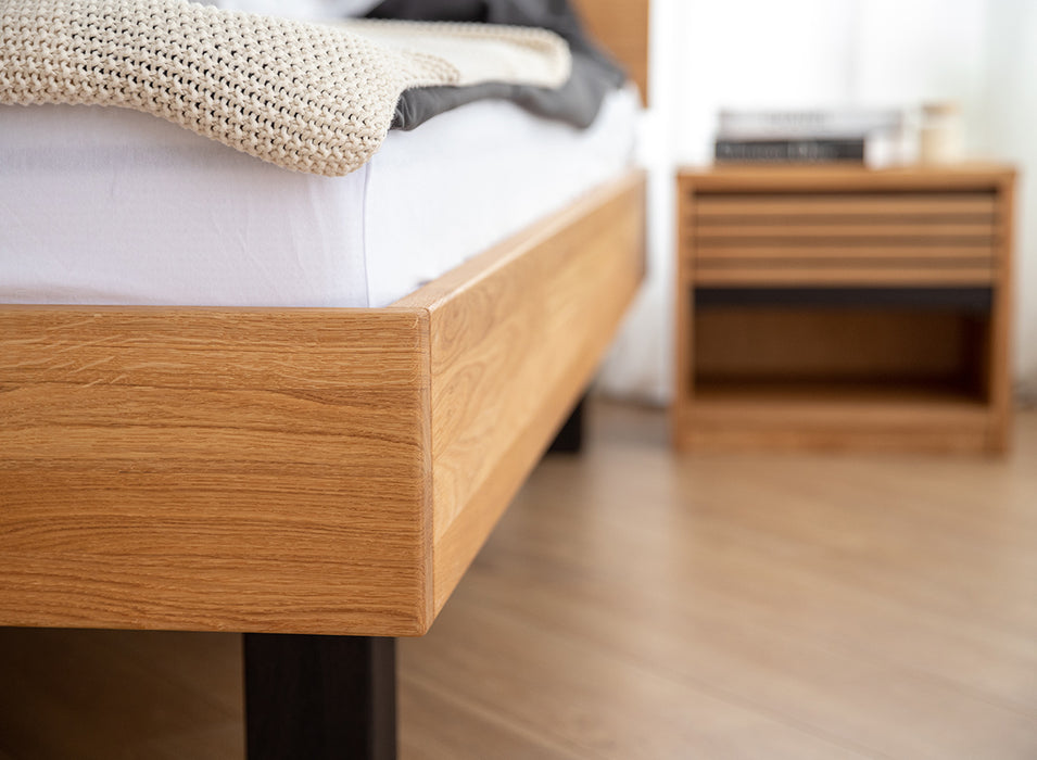 Modernes Bett aus massiver Eiche | Doppelbett Ravello