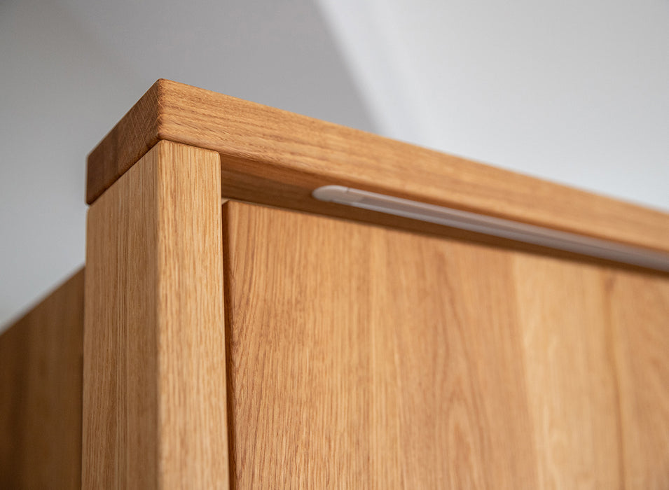 Moderner Kleiderschrank aus massiver Eiche | Beleuchteter Schrank Ravello 3