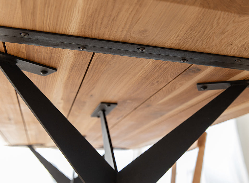 Massiver Industrial Eichentisch | Esstisch Sistina mit Metallgestell in vier Größen