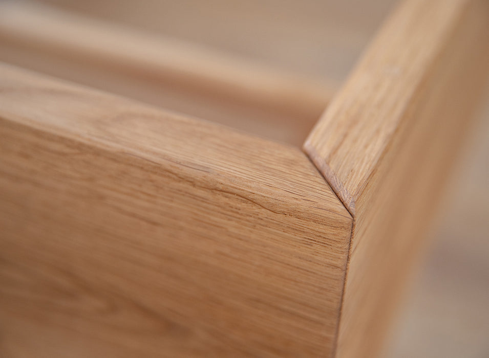 Modernes Bett aus massiver Eiche | Doppelbett Toretta
