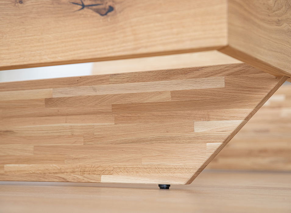 Modernes Bett aus massiver Eiche | Doppelbett Toretta
