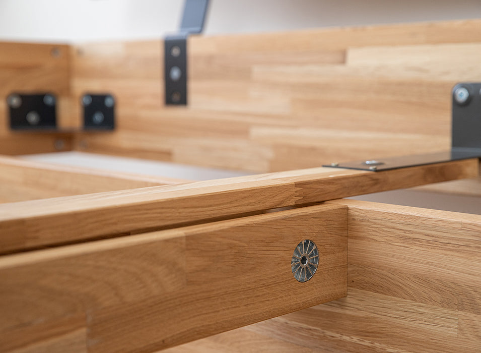 Modernes Bett aus massiver Eiche | Doppelbett Toretta