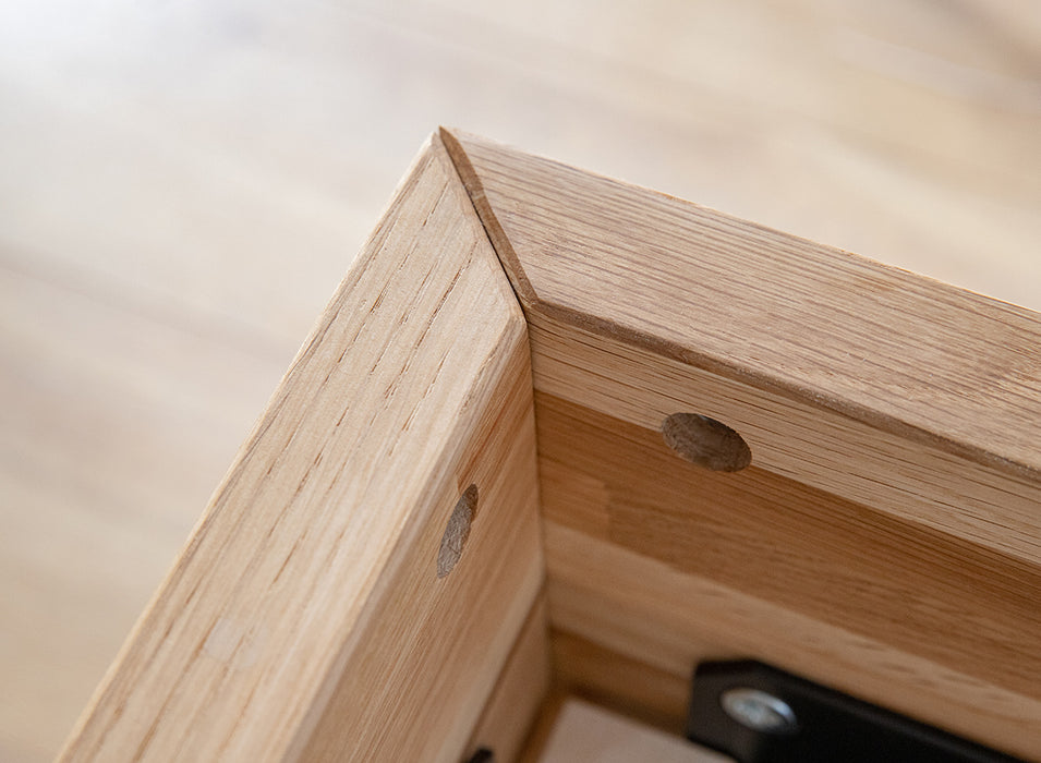 Modernes Bett aus massiver Eiche | Doppelbett Toretta