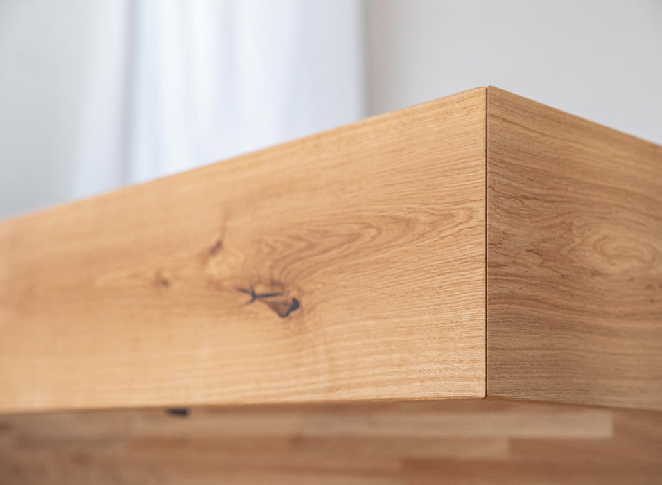 Modernes Bett aus massiver Eiche | Doppelbett Toretta