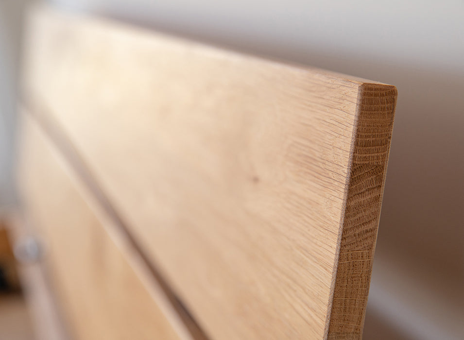 Modernes Bett aus massiver Eiche | Doppelbett Toretta