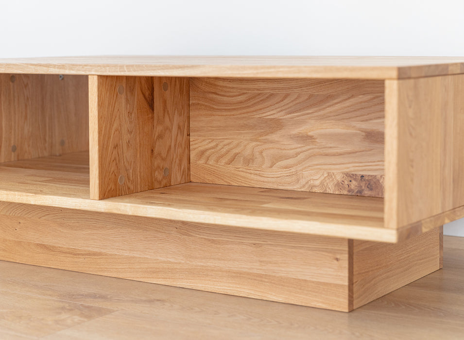 Couchtisch Collodi aus massiver Eiche mit Schublade