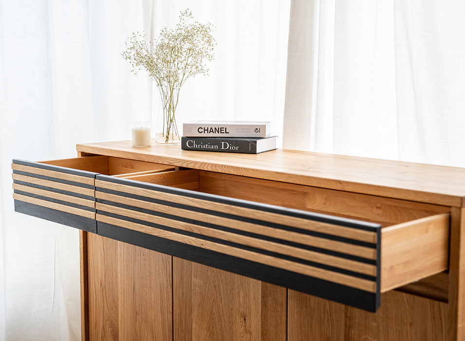 Modernes Sideboard aus massiver Eiche | Dreitürige Kommode Ravello mit zwei Schubladen