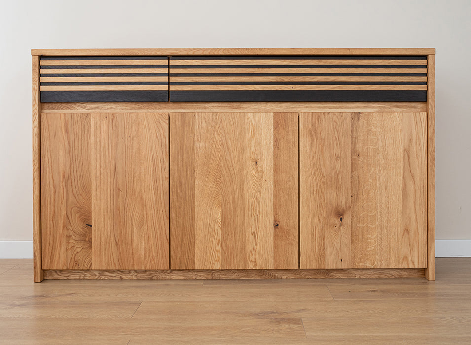 Modernes Sideboard aus massiver Eiche | Dreitürige Kommode Ravello mit zwei Schubladen