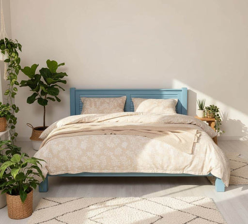 Landhausbett-Massivholz-Lamellen-kopfteil-verschiedene-Farben-boho-pflanzen