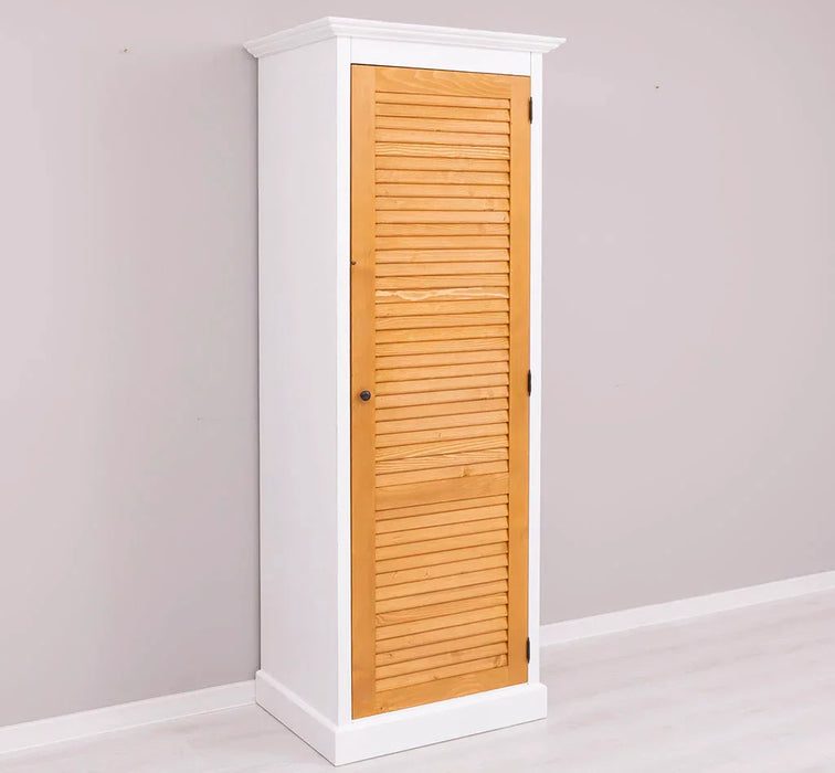 Abschließbarer Kleiderschrank aus Massivholz mit Lamellentür