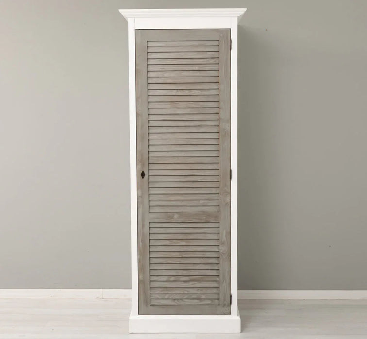 Abschließbarer Kleiderschrank aus Massivholz mit Lamellentür