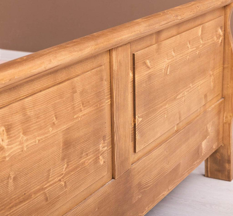 Bett im Landhausstil aus Massivholz mit geschwungenem Kopf- und Fußteil - 90 x200