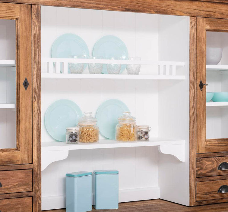 Breiter Buffetschrank aus Massivholz im Landhausstil -