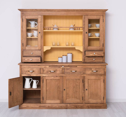 Breiter Buffetschrank aus Massivholz im Landhausstil -